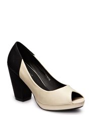 Friis & Company Carlina
