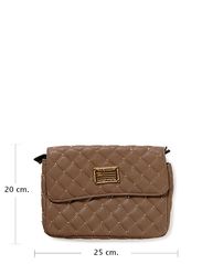 Hin Quilted Clutch 