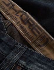 BOXY POWEL JOS 059 NOOS 