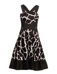 Karen Millen Karen Millen Dn198 Giraffe Print On Cotton