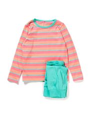 name it VERA KIDS LS NIGHTSET R APR 213