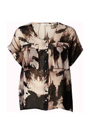 Second Female Mara Shirt