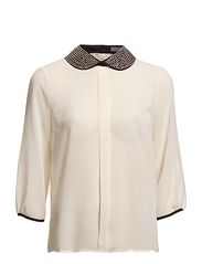 Soaked in Luxury STUDSHIRT1