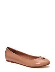 Sofie Schnoor Patent leather ballerina w. star