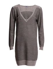 Vadum Tammis-110-121 - 944 Soil Stripe