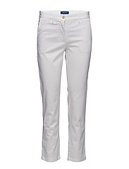 CLASSIC CROPPED CHINO